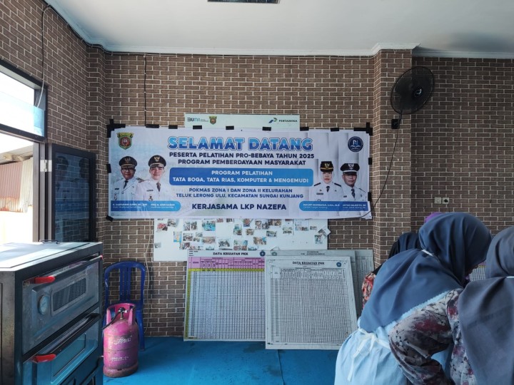 Kegiatan Pelatihan Probebaya Tahun 2025 Pemberdayaan Masyarakat "Pelatihan Tata Boga" di Kelurahan Teluk Lerong Ulu