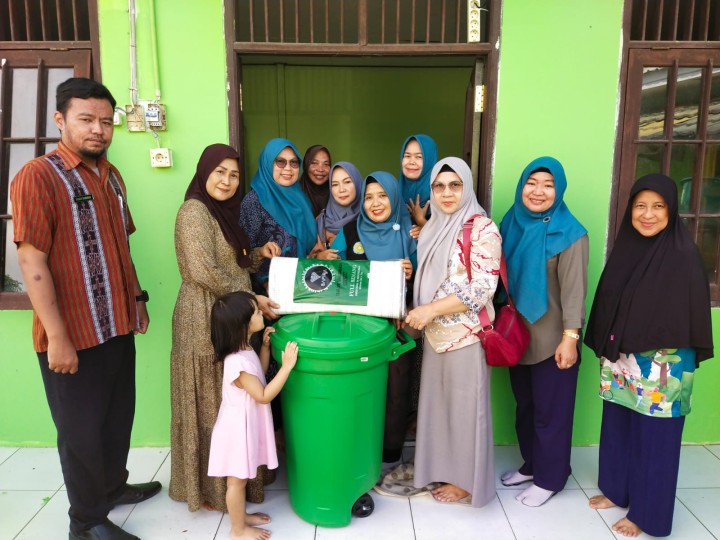 Donasi Untuk Dapur Gizi Posyandu Anggrek Bulan Kelurahan Teluk Lerong ulu