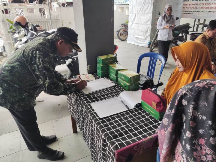 Sosialisasi Daur Ulang Sampah di Kelurahan Teluk Lerong Ulu