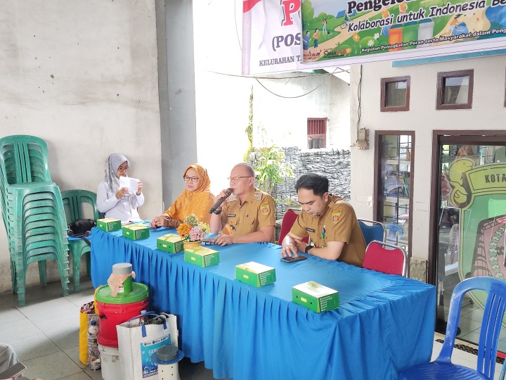 Sosialisasi Daur Ulang Sampah di Kelurahan Teluk Lerong Ulu