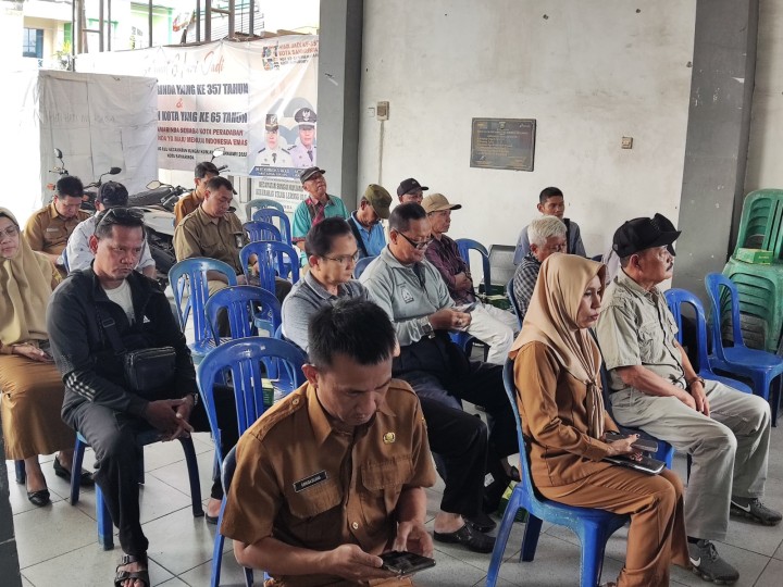 Sosialisasi Daur Ulang Sampah di Kelurahan Teluk Lerong Ulu