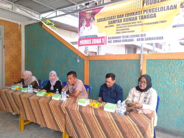 Sosialisasi Pengelolaan Sampah Rumah Tangga di Kawasan Teluk Lerong Ulu