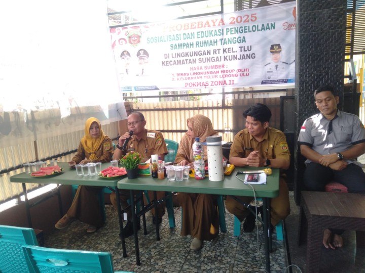 Sosialisasi Pengelolaan Sampah Rumah Tangga di Kawasan Teluk Lerong Ulu