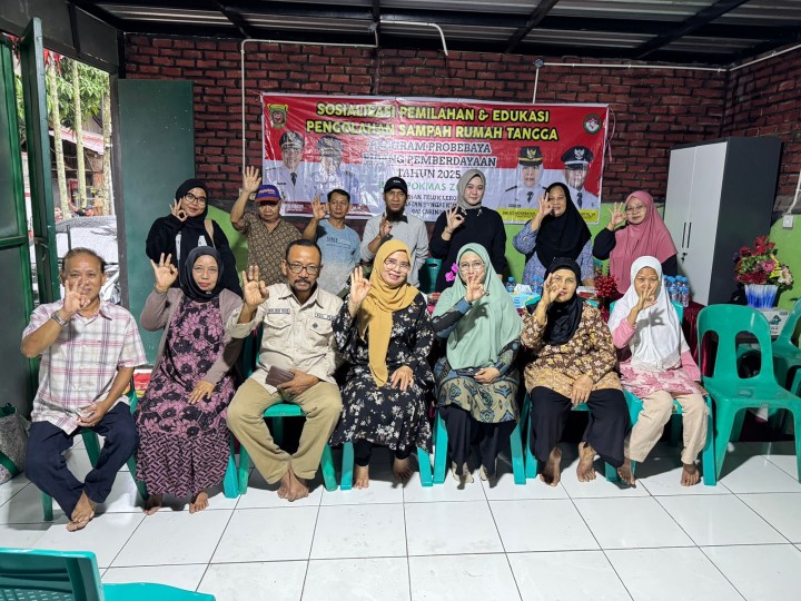 Sosialisasi Pengelolaan Sampah Rumah Tangga di Kawasan Teluk Lerong Ulu