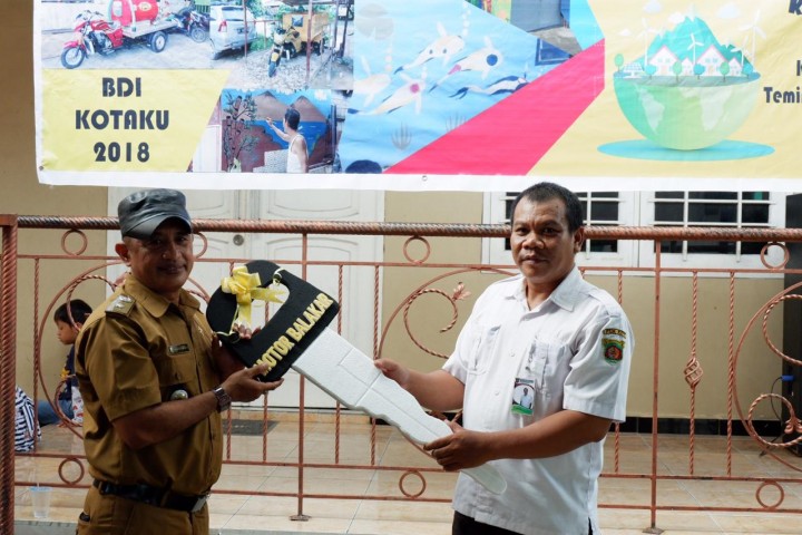Penyerahan Bantuan BDI Oleh KOTAKU kepada warga Temindung Permai Perwakilan RT.012,RT.025 pada Selasa, 15 Januari 2019 Pukul 09.00 WITA