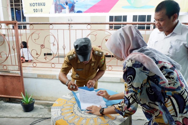 Penyerahan Bantuan BDI Oleh KOTAKU kepada warga Temindung Permai Perwakilan RT.012,RT.025 pada Selasa, 15 Januari 2019 Pukul 09.00 WITA