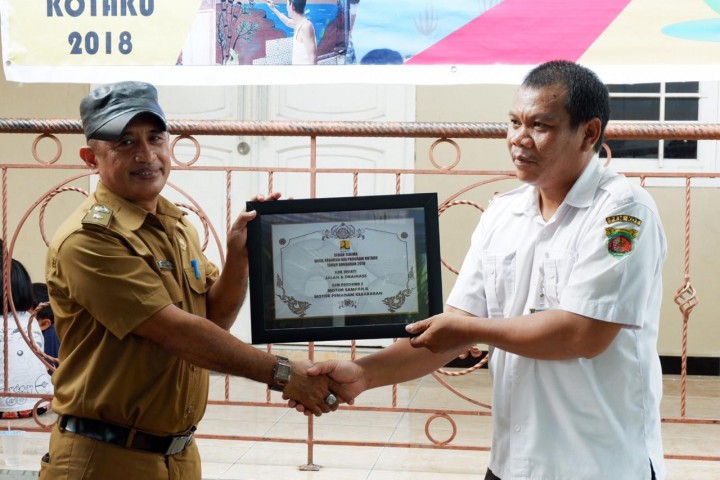 Penyerahan Bantuan BDI Oleh KOTAKU kepada warga Temindung Permai Perwakilan RT.012,RT.025 pada Selasa, 15 Januari 2019 Pukul 09.00 WITA