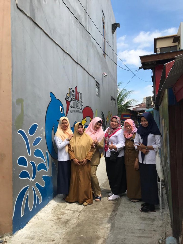 Peresmian Kampung Warna Warni di Jalan Hasan Basri Gg. Jontor RT.025 oleh ibu Camat Sungai Pinang Pada Selasa, 15 Januari 2018 Pukul 09.00 WITA