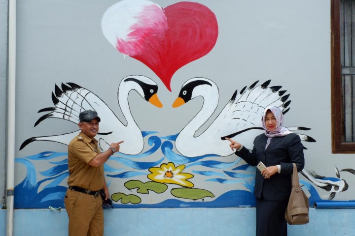 Peresmian Kampung Warna Warni di Jalan Hasan Basri Gg. Jontor RT.025 oleh ibu Camat Sungai Pinang Pada Selasa, 15 Januari 2018 Pukul 09.00 WITA