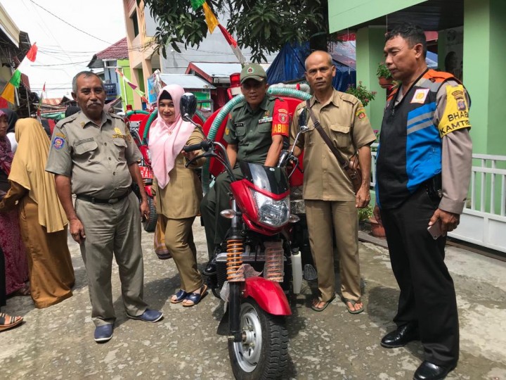 Peresmian Kampung Warna Warni di Jalan Hasan Basri Gg. Jontor RT.025 oleh ibu Camat Sungai Pinang Pada Selasa, 15 Januari 2018 Pukul 09.00 WITA