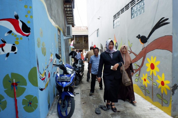 Peresmian Kampung Warna Warni di Jalan Hasan Basri Gg. Jontor RT.025 oleh ibu Camat Sungai Pinang Pada Selasa, 15 Januari 2018 Pukul 09.00 WITA