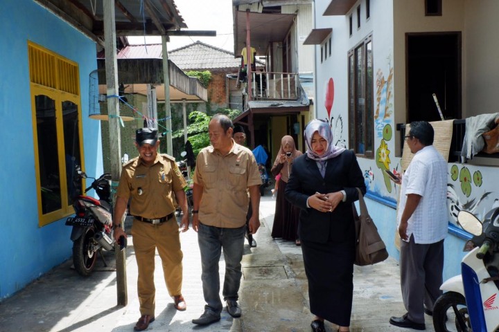 Peresmian Kampung Warna Warni di Jalan Hasan Basri Gg. Jontor RT.025 oleh ibu Camat Sungai Pinang Pada Selasa, 15 Januari 2018 Pukul 09.00 WITA