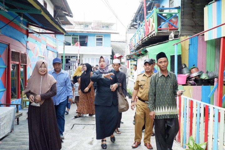 Peresmian Kampung Warna Warni di Jalan Hasan Basri Gg. Jontor RT.025 oleh ibu Camat Sungai Pinang Pada Selasa, 15 Januari 2018 Pukul 09.00 WITA