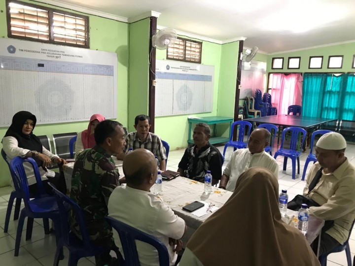 Rapat Mediasi Tahap I Peremajaan Pengurus Masjid Ash-Shobirin tanggal 16 Oktober 2019 diaula kelurahan temindung permai