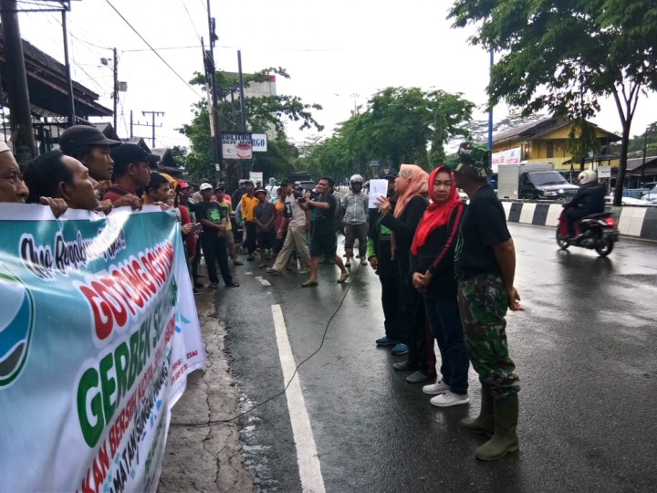 “GERBEK SELINGKUH” Gerakan Bersih Kota Sehat Lingkungan Kumuh di Lingkungan Kelurahan Temindung Permai - Tanggal 19 Oktober 2019