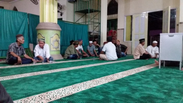 Rapat mediasi tahap II dan pembentukan Tim Formatur Kepengurusan Masjid Ash-Shobirin tanggal 19 Oktober 2019 dimasjid Ash-Shobirin 20.00 wita