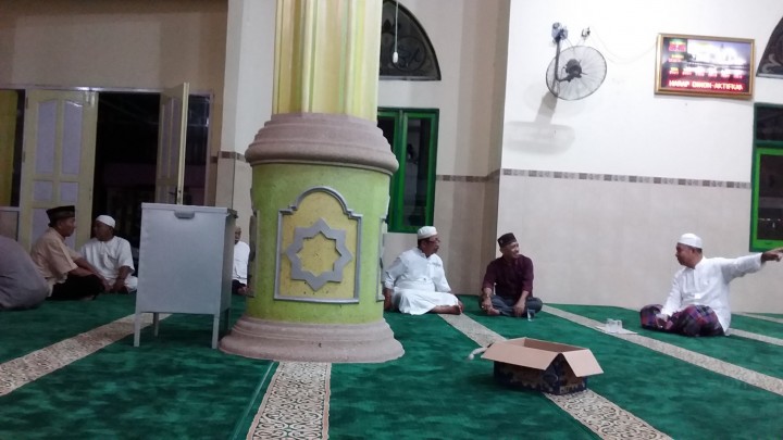 Rapat mediasi tahap II dan pembentukan Tim Formatur Kepengurusan Masjid Ash-Shobirin tanggal 19 Oktober 2019 dimasjid Ash-Shobirin 20.00 wita