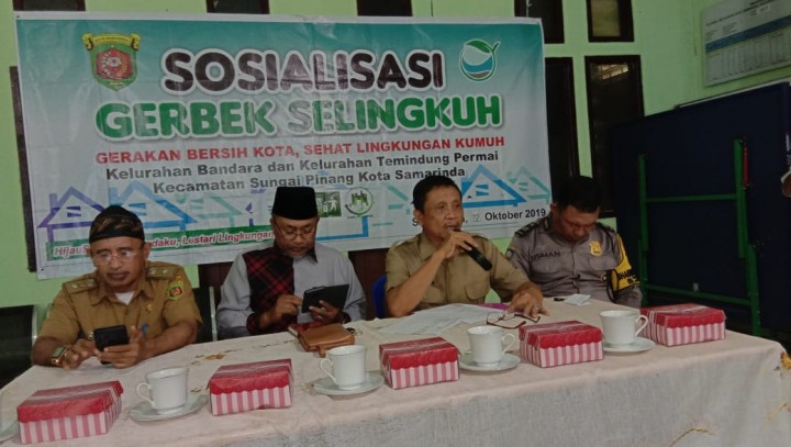 Sosialisasi Program Gerakan Bersih Kota Sehat Lingkungan Kumuh oleh Dinas Lingkungan Hidup Kota Samarinda (DLH) - tanggal 22 Oktober 2019 di Aula Kelurahan Temindung Permai
