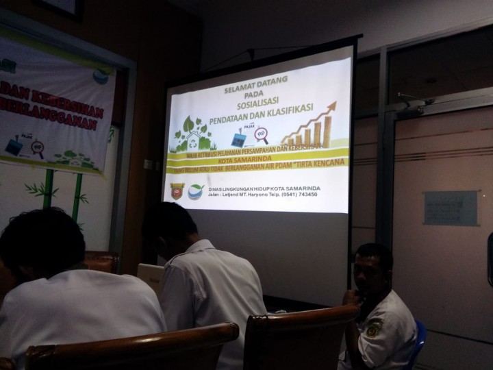 Sosialisasi Pendataan Klarifikasi Wajib Retribusi Pelayanan PDAM Tirta Kencana di Ruang Rapat Kepala DLH Kota Samarinda. 13 November 2019