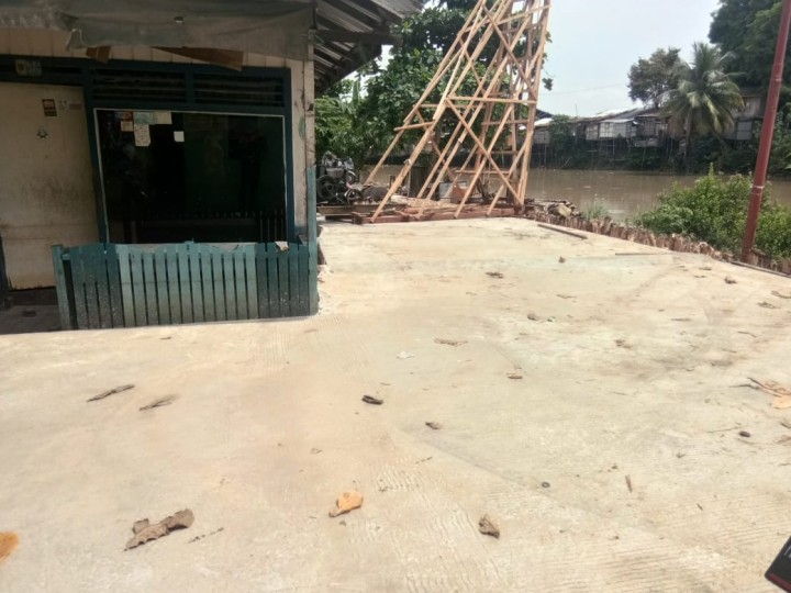 Pembanguan Pancang Pembatas Sungai Karang Mumus di Jln. Hasan Basri Gg.2 RT.027