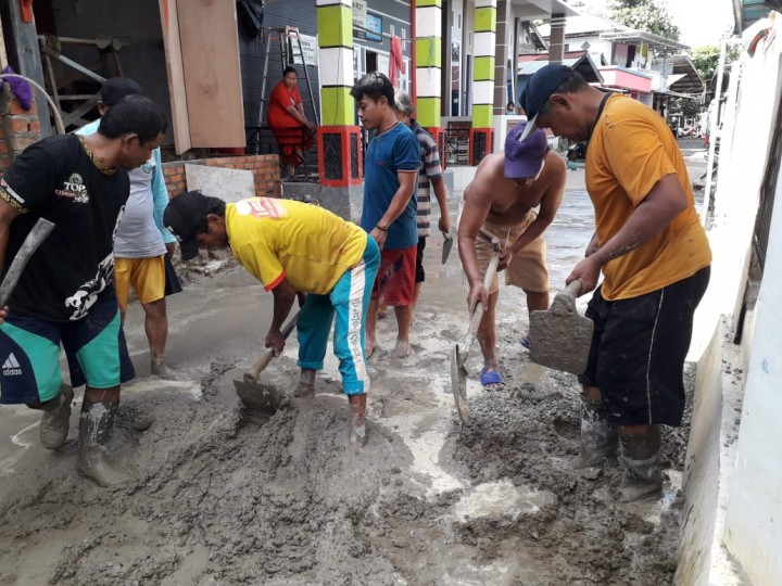 Gotong Royong dilingkungan RT.027 Kelurahan Temindung Permai