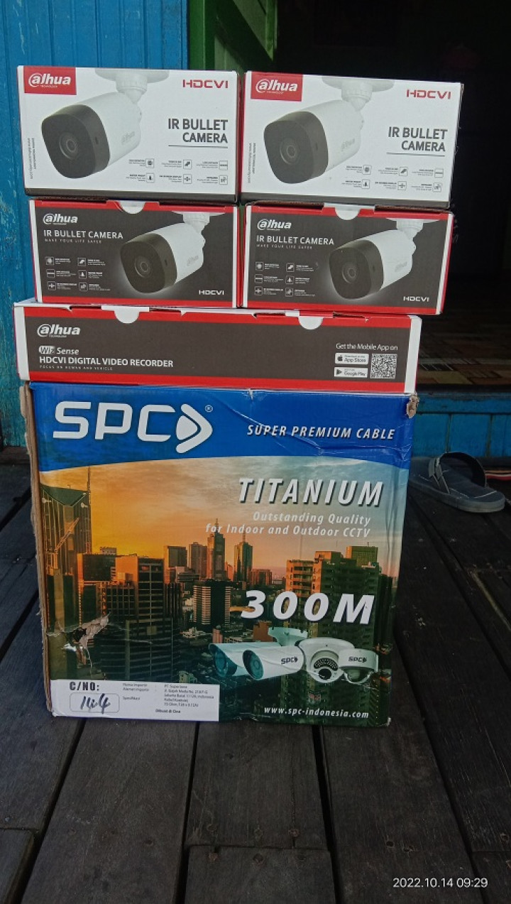 Penyerahan bantuan CCTV untuk Warga RT.004 Kelurahan Temindung Permai