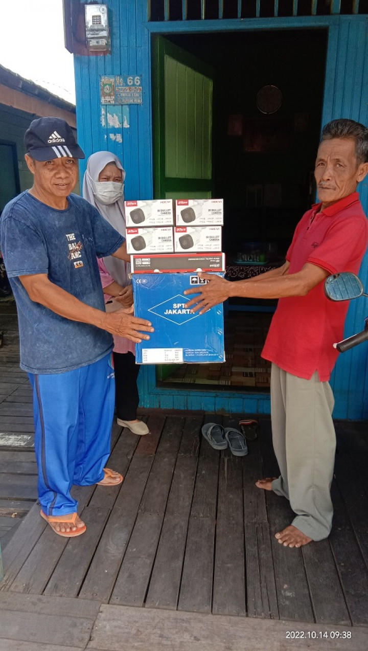 Penyerahan bantuan CCTV untuk Warga RT.004 Kelurahan Temindung Permai