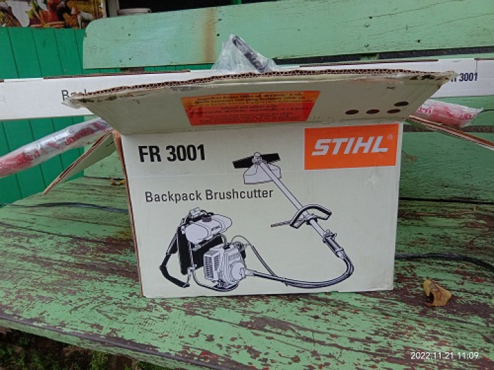 Penyerahan bantuan Pelatihan  alat pembuatan lemari/meubel, CCTV, mesin pompa air, mesin rumput, dan kursi plastik  untuk Warga RT.014 Kelurahan Temindung Permai