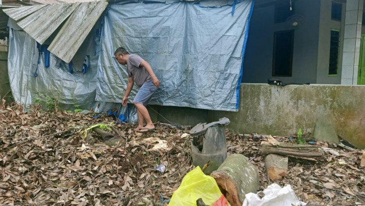 Giat Gotong Royong Di Sepanjang Jalan Pemuda Sabtu, 22 Juli 2023