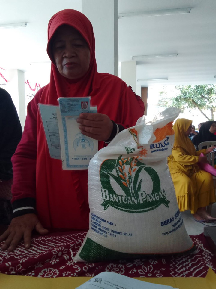 Pembagian Beras Bulog Berkualitas sebanyak 546 Sak