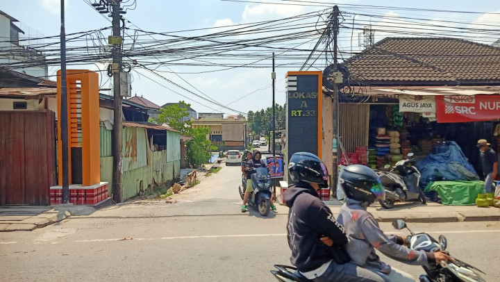 Pembuatan Gapura di Jalan D.I Panjaitan RT.033