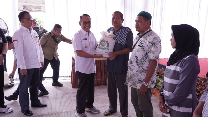 Pendistribusian Beras DiKecamatan Sungai Pinang Bulan November Tahun 2023
