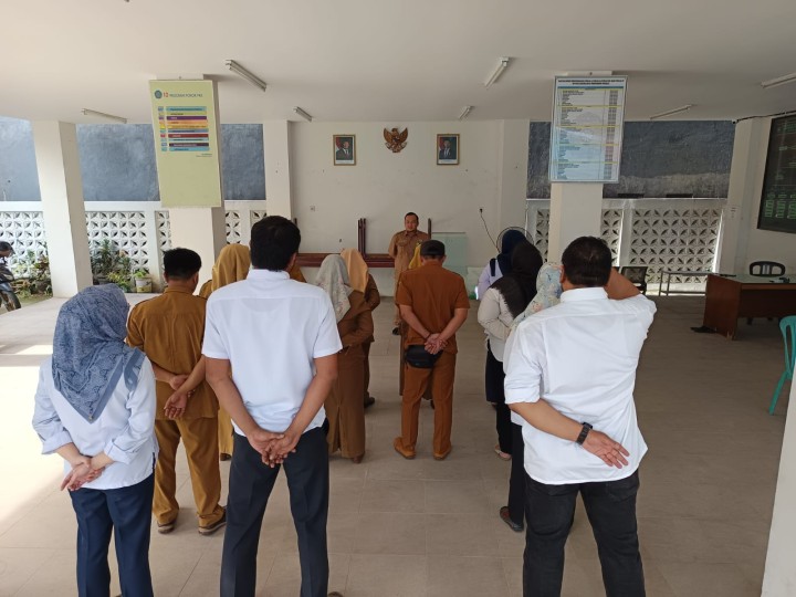 Apel Pagi Rutin Senin, 06 Januari 2025 di Aula Keluraha Temindung Permai