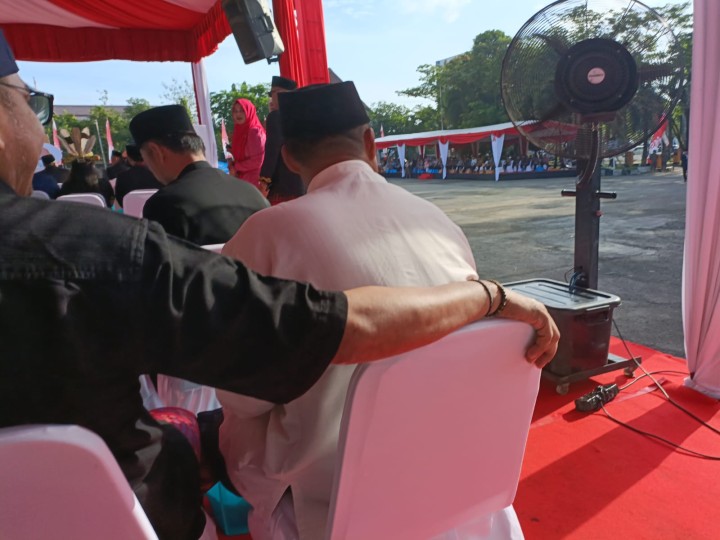 Apel memperingati HUT Kota Samarinda ke-357 dan HUT Pemerintah Kota Samarinda ke-65 di Lapangan GOR Segiri