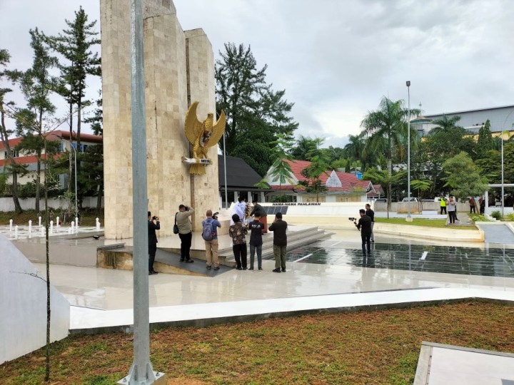 Ziarah Taman Makam Pahlawan dalam rangka hari jadi Kota Samarinda ke-357 dan HUT Kota Samarinda ke-65