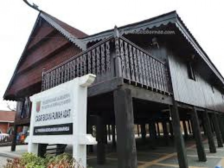 Serba Serbi Tenun Samarinda