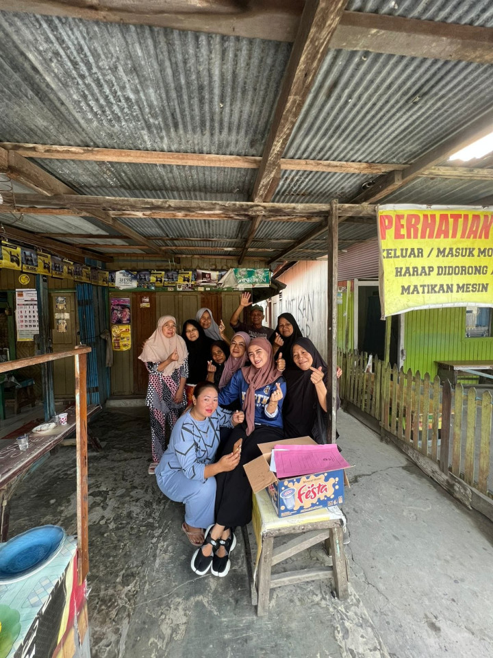GOTONG ROYONG DI WILAYAH RT. 03 KELURAHAN TENUN SAMARINDA