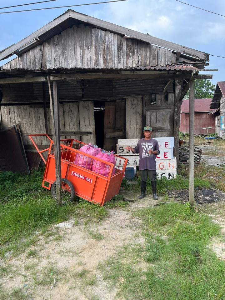 GOTONG ROYONG DI WILAYAH RT. 03 KELURAHAN TENUN SAMARINDA