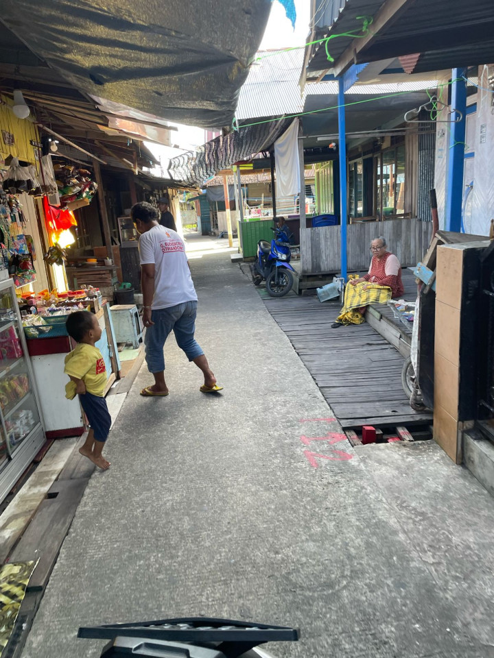 Gotong Royong Semua RT Kelurahan TENUN