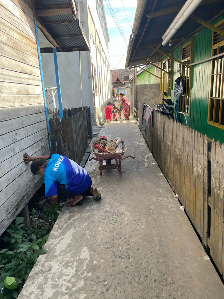 Gotong Royong Semua RT Kelurahan TENUN