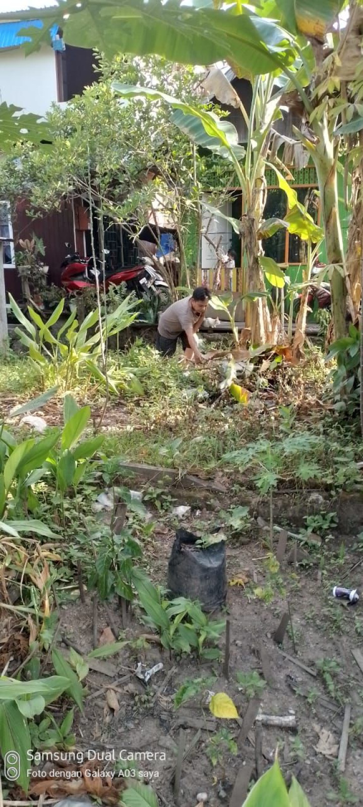 Gotong Royong Semua RT Kelurahan TENUN