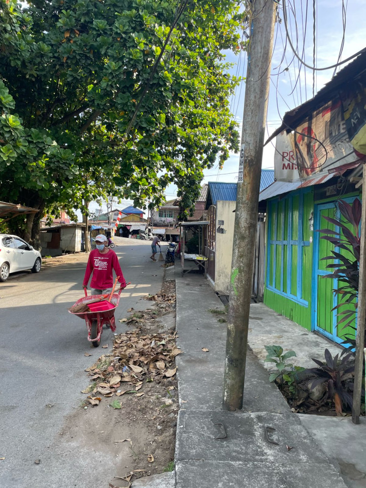 Gotong Royong Semua RT Kelurahan TENUN