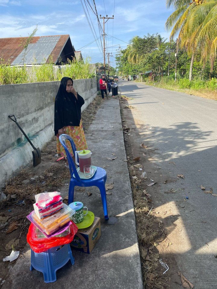 Gotong Royong Semua RT Kelurahan TENUN