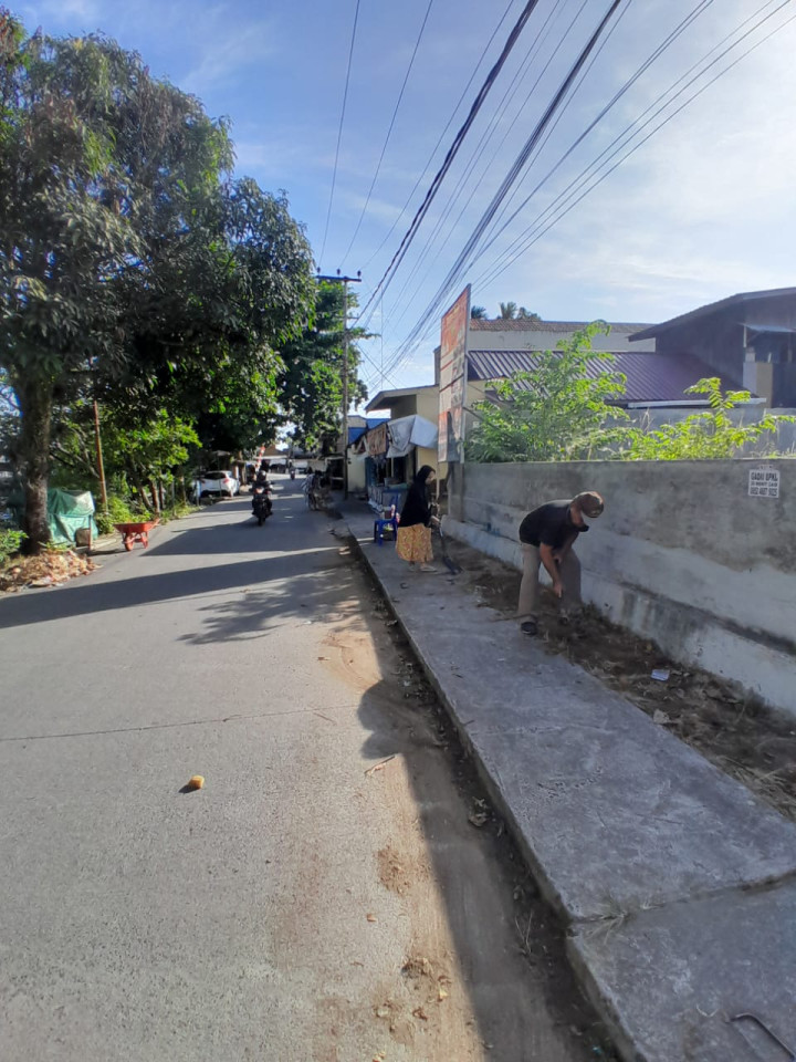 Gotong Royong Semua RT Kelurahan TENUN