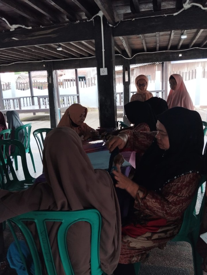 Pengukuhan pengurus tim penggerak PKK kel. Tenun