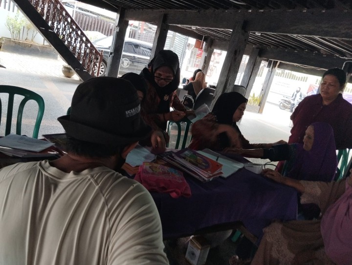 Pengukuhan pengurus tim penggerak PKK kel. Tenun