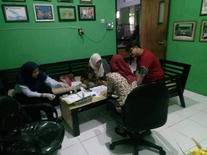 Skrinning PTM di Kelurahan Karang Anyar