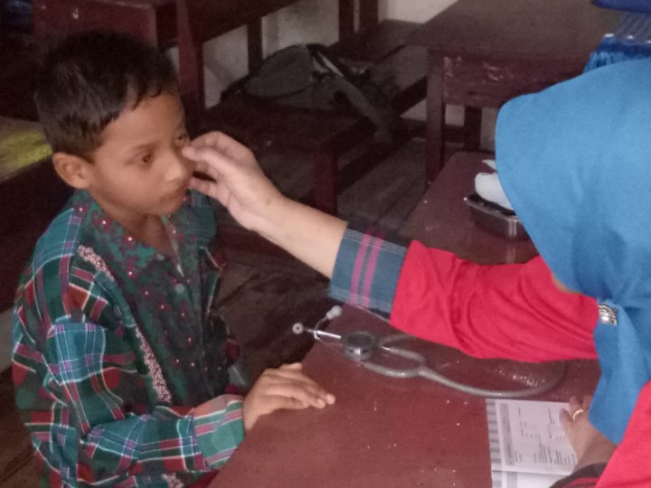 Penjaringan dan Bulan Imunisasi Anak Sekolah di SDN 008 Jl. Kahoi