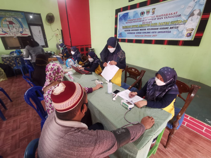 Vaksinator Di Kelurahan Karang Anyar 19-10-2021