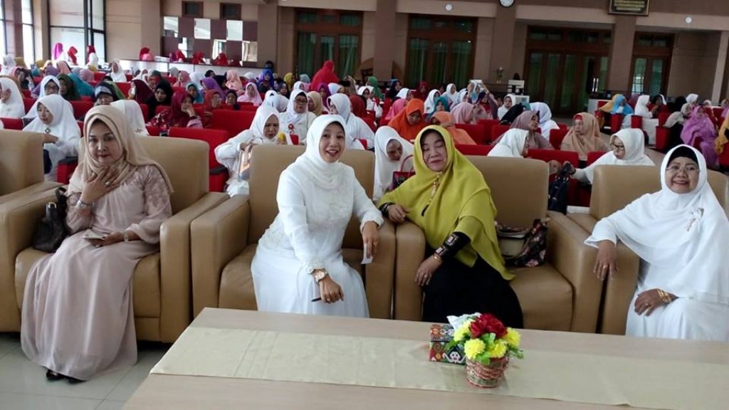 Acara Majelis di Rumah Jabatan Kota Samarinda yang di hadiri oleh Pokja 1 : ibu Sri Agustina dan ibu Erlina
